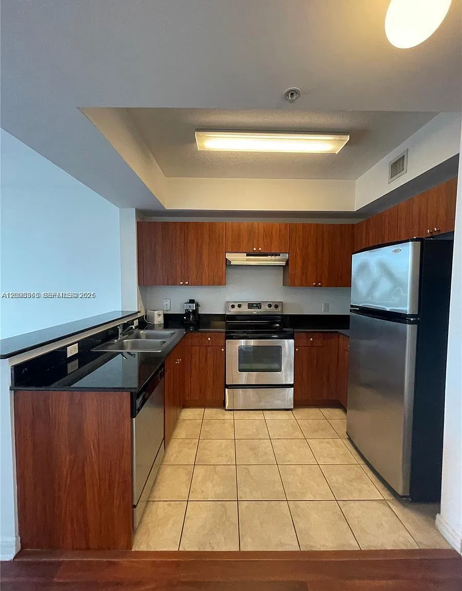 Parkview At Brickell Cond — Photo 2