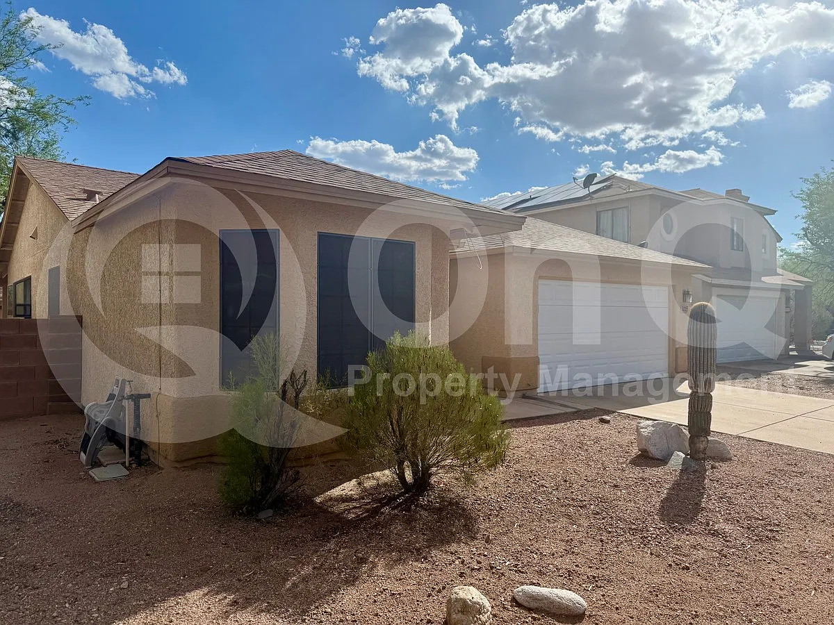 3 bed, 2.0 bath, 1215 sqft, $1,749 — Photo 2