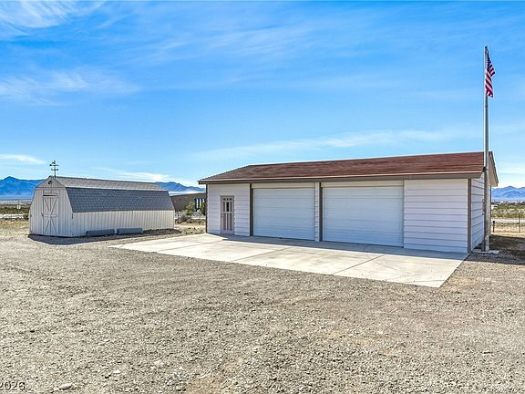 3rd image of 1535 E Pumice Ave