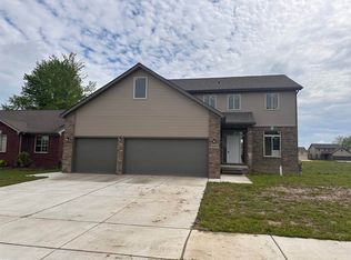 30326 Weathervane Woods Dr, New Haven, MI