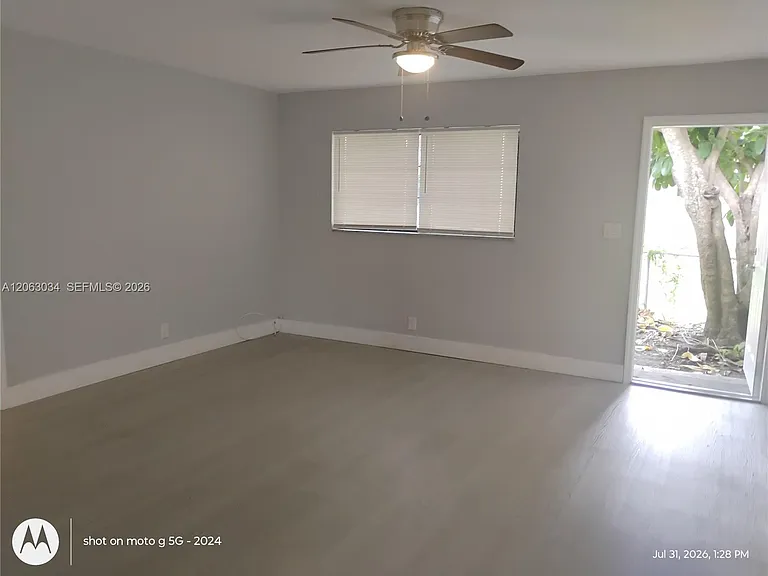 26 SW 6th Ave #1-2 — Photo 13