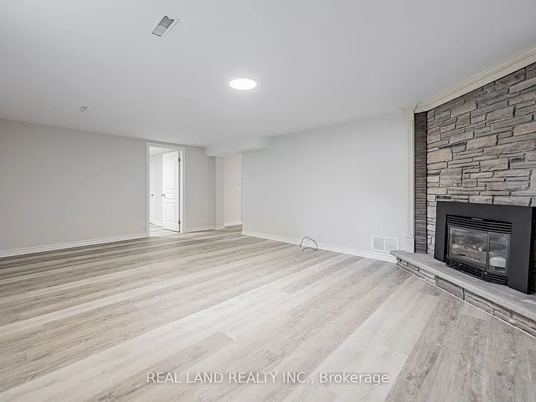 274 Timothy Ct #LOWER — Photo 24