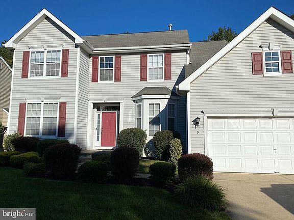 2nd image of 9 Greenbriar Ct