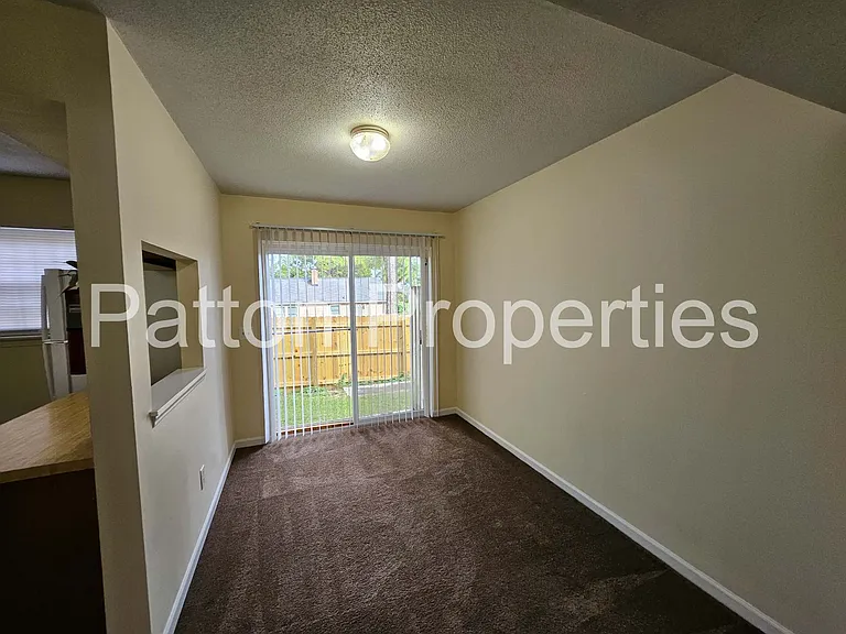 3-4 Ashleys Place - Outside CoC - R19205-05-11 — Photo 5