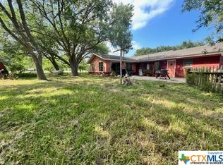 1904 E Maxwell Ditch Rd, Port Lavaca, TX 77979