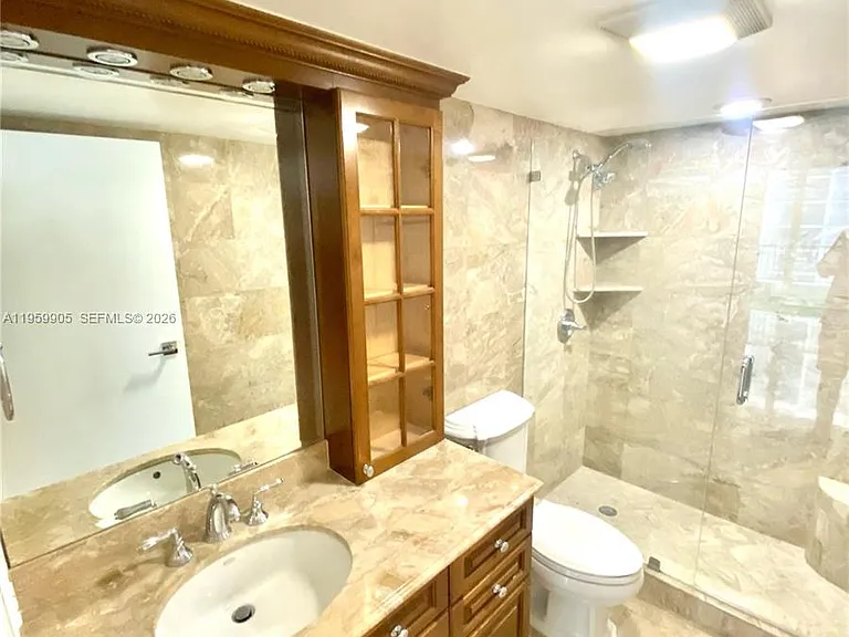 555 NE 15th St #26G — Photo 22