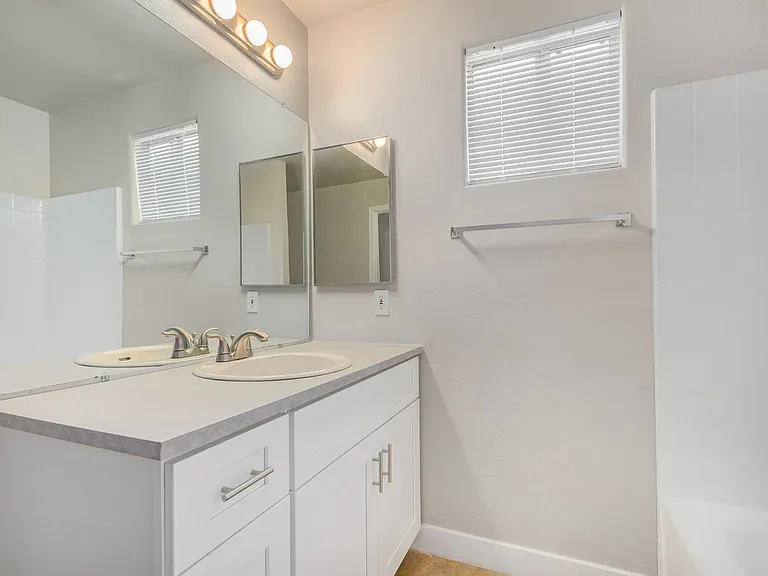 8520 W Palm Ln #1103 — Photo 22