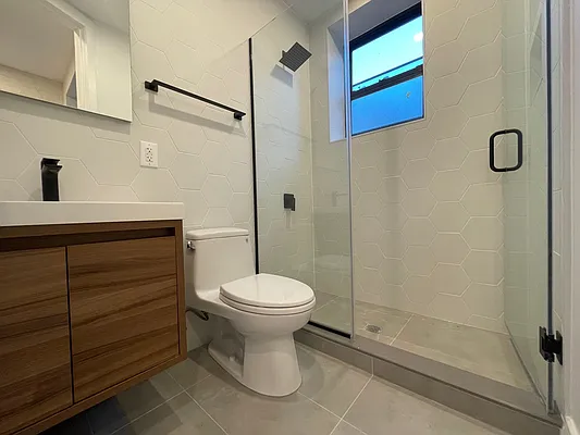 Rented by HOLTON REAL ESTATE INC. | media 20