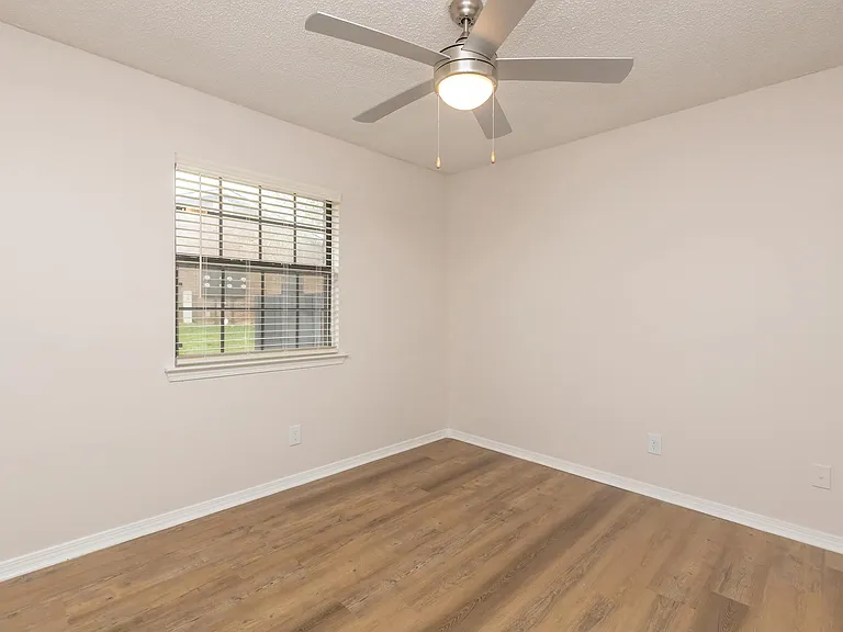 Summerfield Apartments — Photo 36