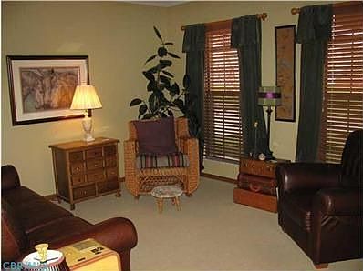 3rd image of 4964 Vicksburg Ct