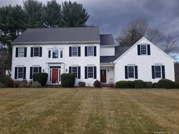 124 Hollister Dr, Avon, CT 06001