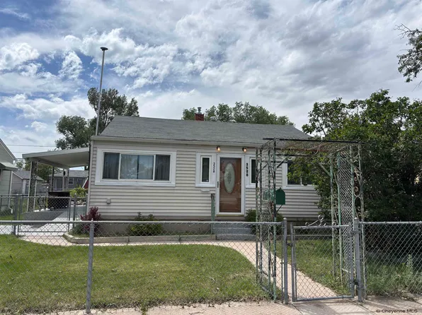 3528 Duff Ave, Cheyenne, WY 82001