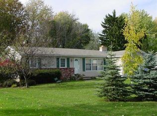 51 Medallion Dr, Rochester, NY 14626