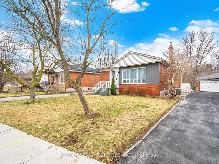 6 Bonnyview Dr #LOWER — Photo 3