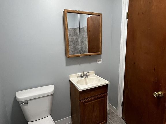 4th image of 1007 Cummings Ave