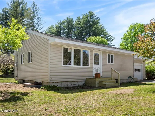 35 Feeder Dam Road, Moreau, NY 12803