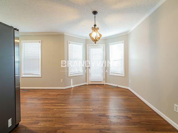 5th image of 62 Colony Dr