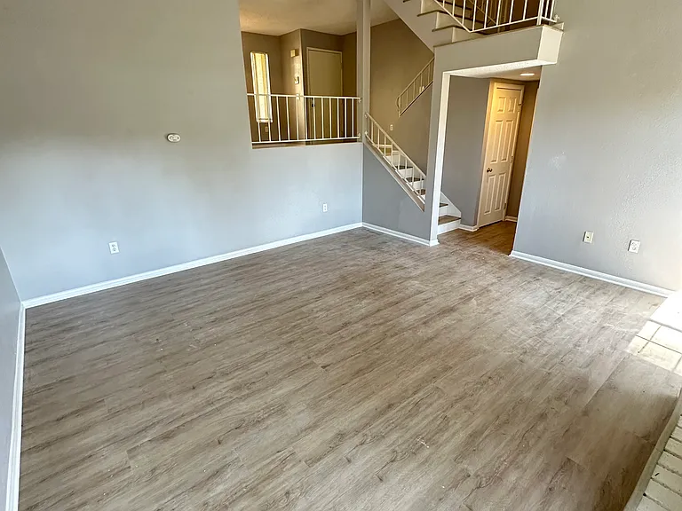 1153 Arbor Ln — Photo 13