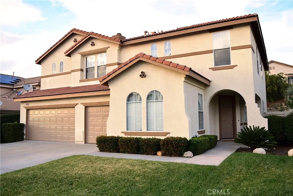 5 bed, 3217 sqft, $3,800 — Photo 1