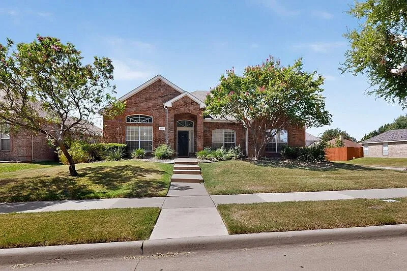 3 bed, 2.0 bath, 2142 sqft, $3,000 — Photo 4