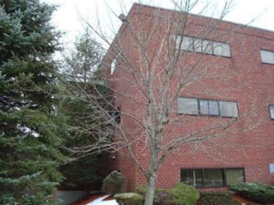 511 W Grove St Middleboro, MA, 02346 Apartments for Rent Zillow