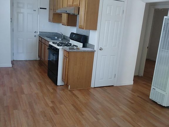 Living Room / Kitchen