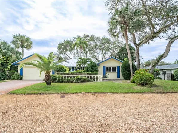626 Honeysuckle Ln, Vero Beach, FL 32963