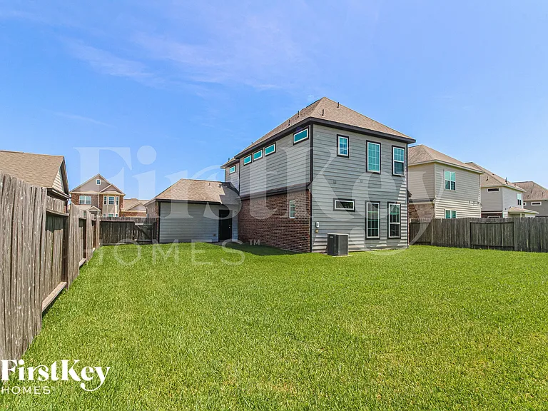 3209 Youngs Meadow Ln — Photo 13