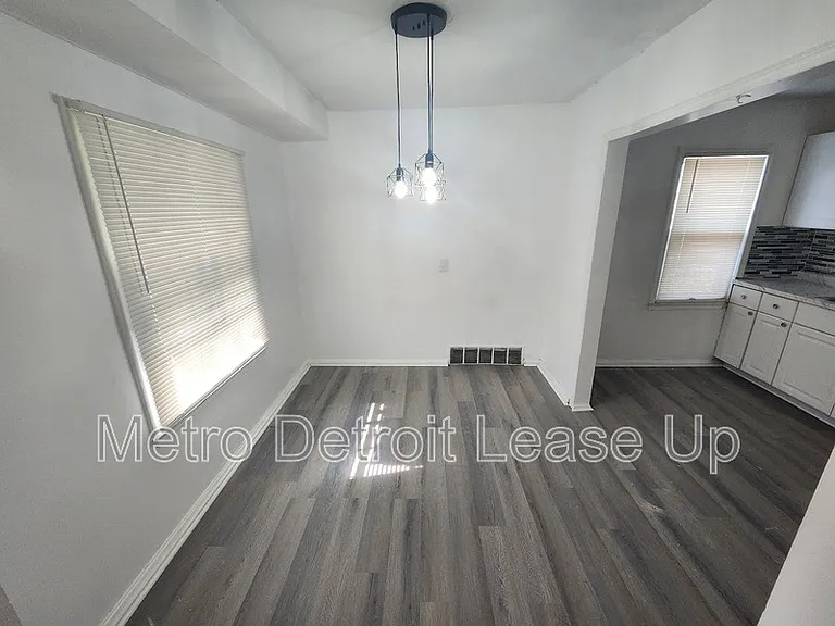 20110 Northlawn St #20110 — Photo 3