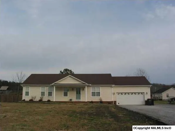 68 McGlathery Ln, Falkville, AL 35622