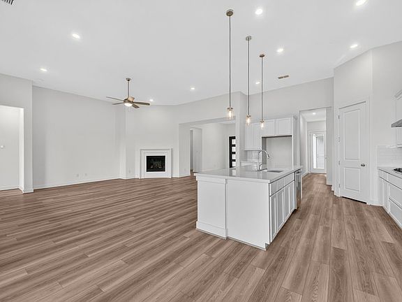 5th image of 2204 Lila Sky Ln