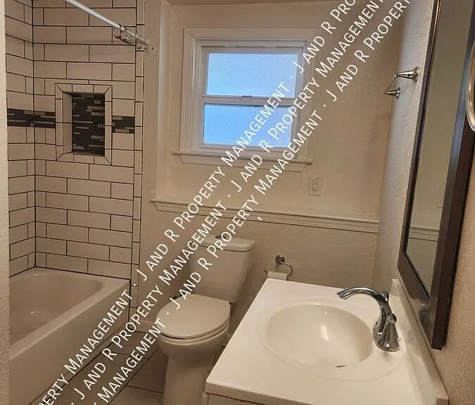 813 V St — Photo 10