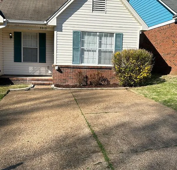 5512 Ginners Dr — Photo 1