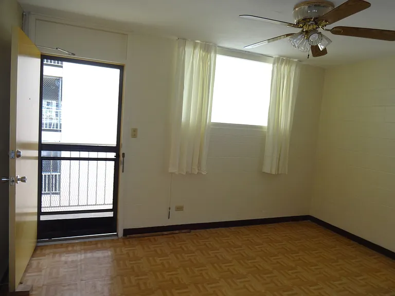 1038 Spencer St — Photo 13