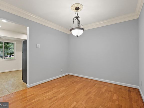 5th image of 19305 Club House Rd APT 302
