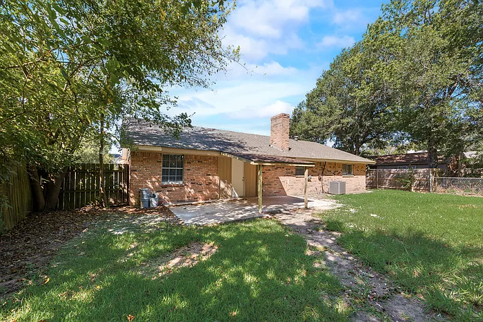 408 Town North Dr — Photo 16