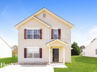 802 Almora Dr, Charlotte, NC 28216