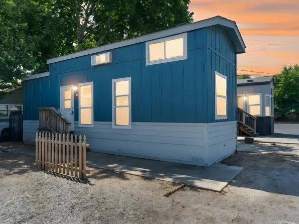 927 E F St #5, Oakdale, CA 95361