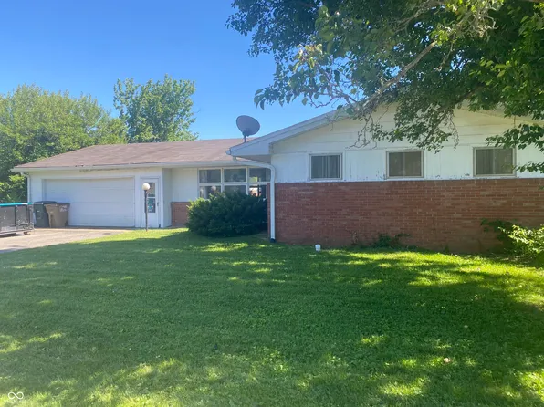 303 Sunset Dr, Columbus, IN 47201