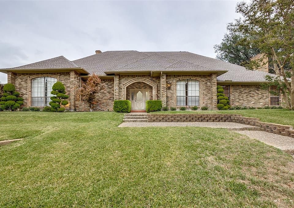 1st image of 9243 Moss Haven Dr