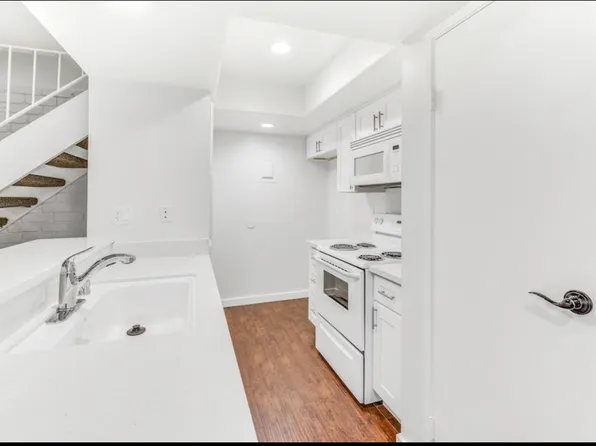 16673 Viewpoint Ln, Huntington Beach, CA