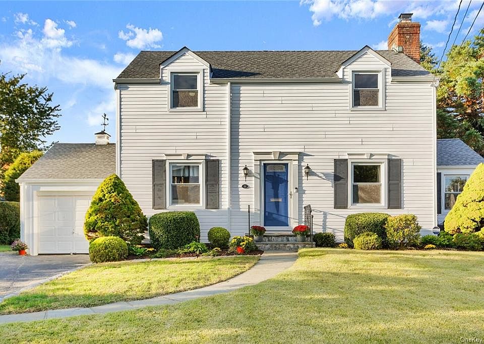 1st image of 21 Laurel Pl
