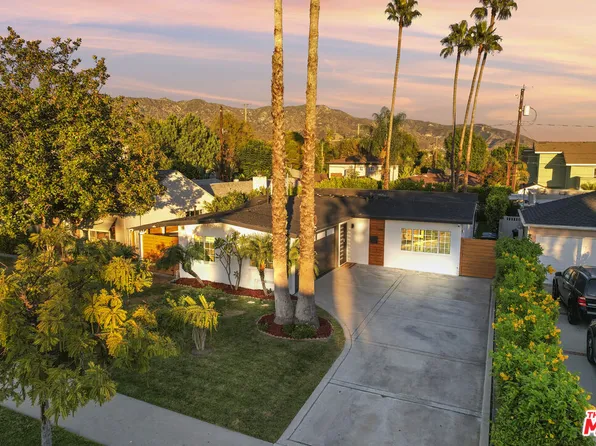 1318 N Beachwood Dr, Burbank, CA 91506