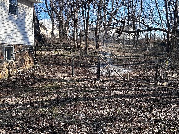 3rd image of 398 Hill St