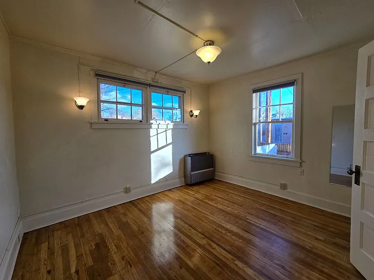 259 Staab St — Photo 8
