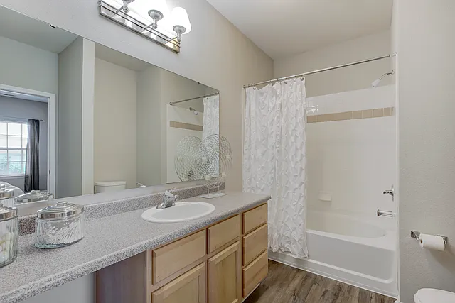 Overlook at Valley Ridge Apartments — Photo 6
