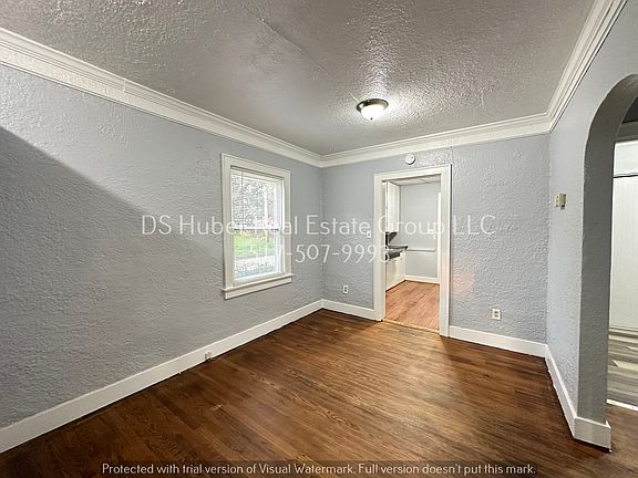 2nd image of 1443 Roselawn Ave #1443