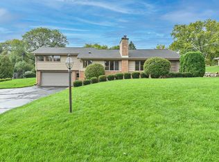 15205 High Knoll Ln, Brookfield, WI 53005