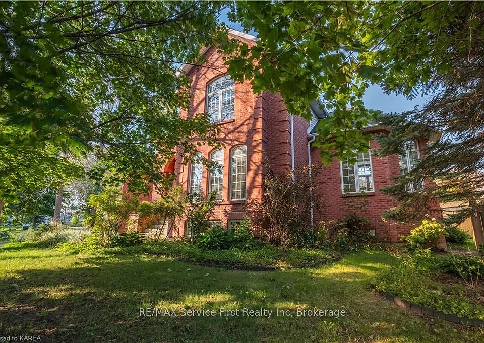 1st image of 94 Manor Rd