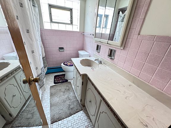 5th image of 6253 W Devon Ave #1N